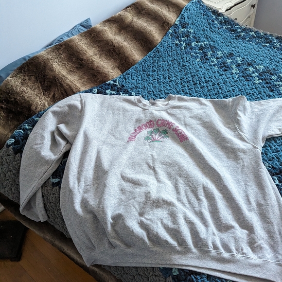 5X Hollywood Crime Scene Podcast Sweatshirt Gildan - Picture 3 of 5